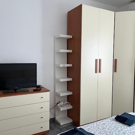 Bilocale Roggia Scagna 7 Apartment Milano Exterior foto
